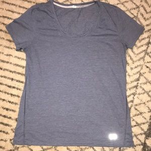 Athletic Underarmour top